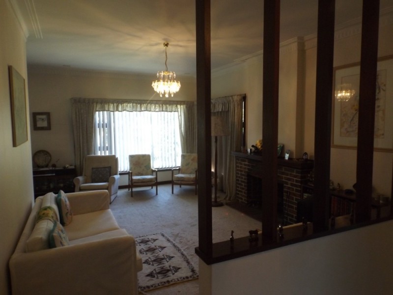 6 Gloucester Rd, Kalamunda WA 6076