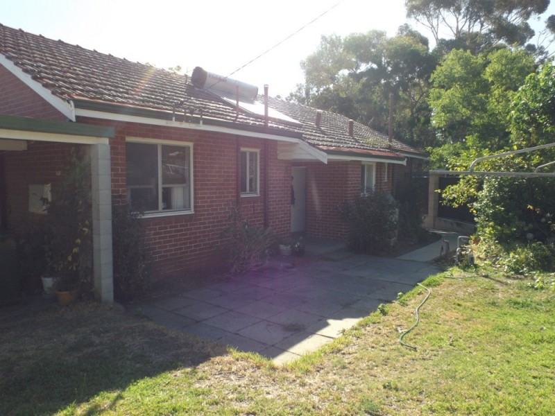 6 Gloucester Rd, Kalamunda WA 6076