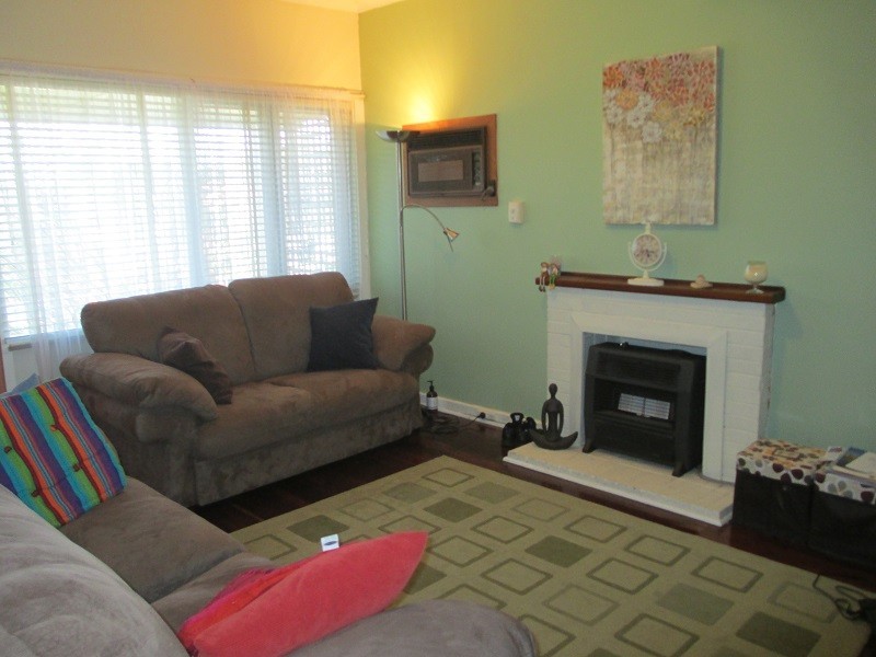 8 Clianthus Way, Koongamia WA 6056