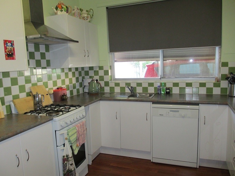 8 Clianthus Way, Koongamia WA 6056