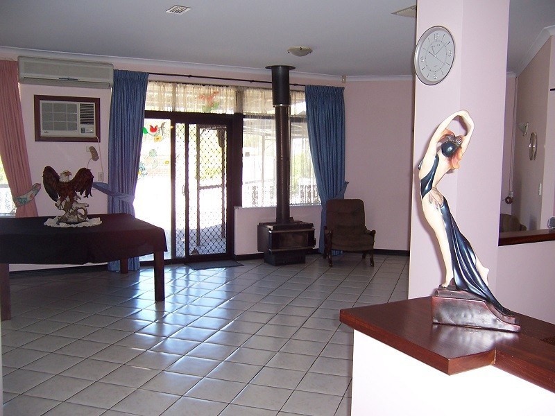 43 Warburton Ct, Byford WA 6122