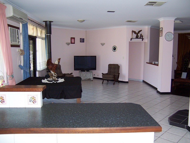 43 Warburton Ct, Byford WA 6122