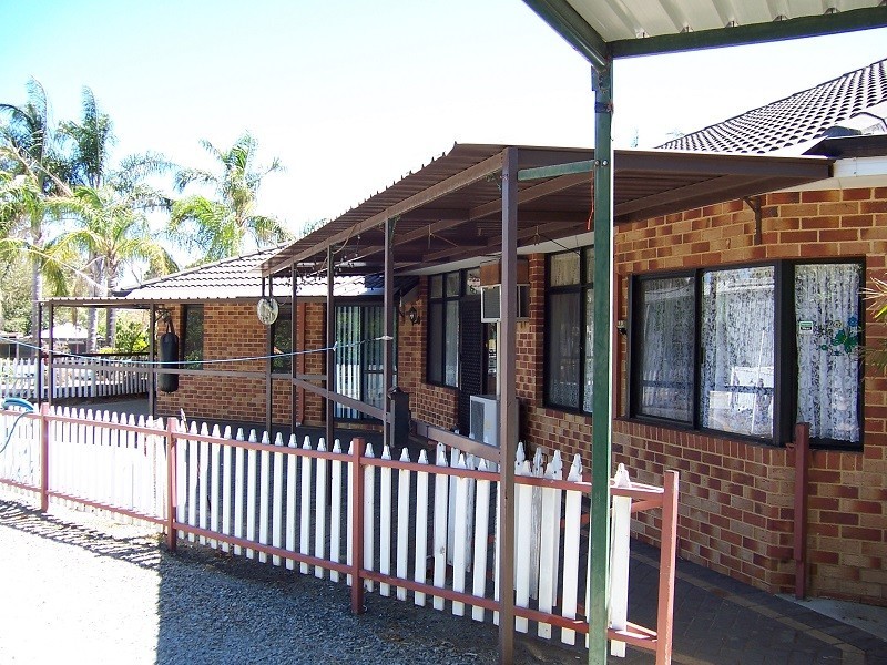 43 Warburton Ct, Byford WA 6122