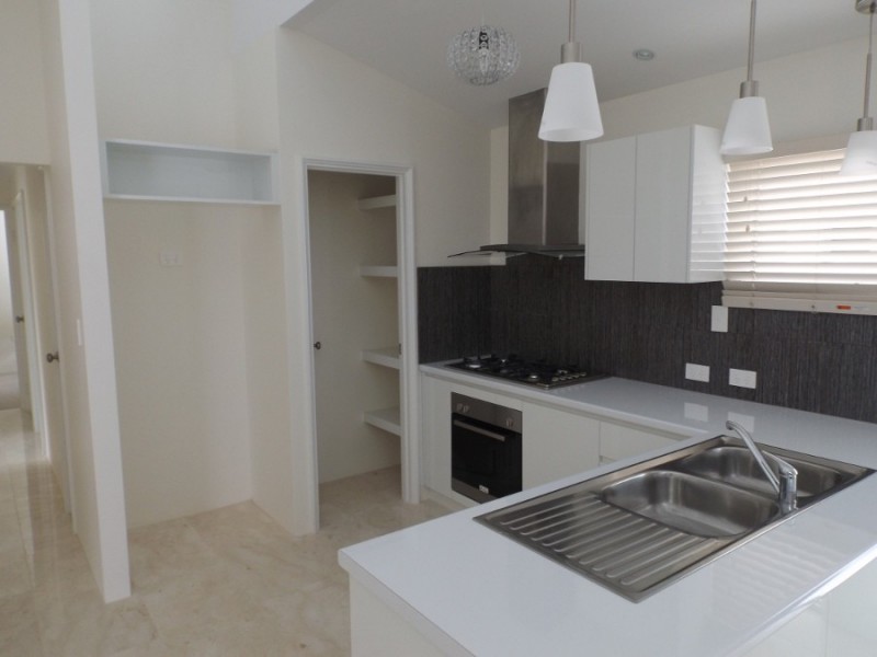 4-33 Hamersley ST, Midland WA 6056