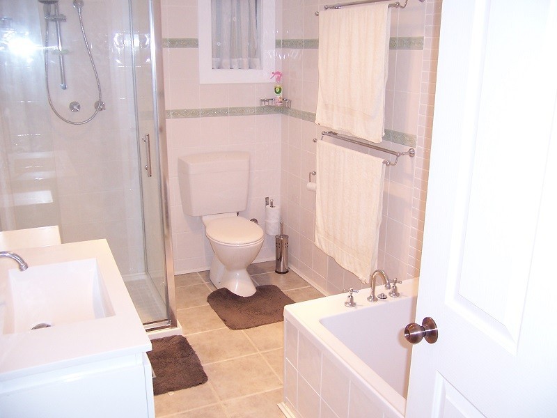 14 Berry Brow Road, Bakers Hill WA 6562