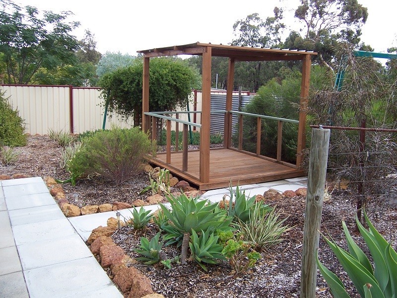 14 Berry Brow Road, Bakers Hill WA 6562