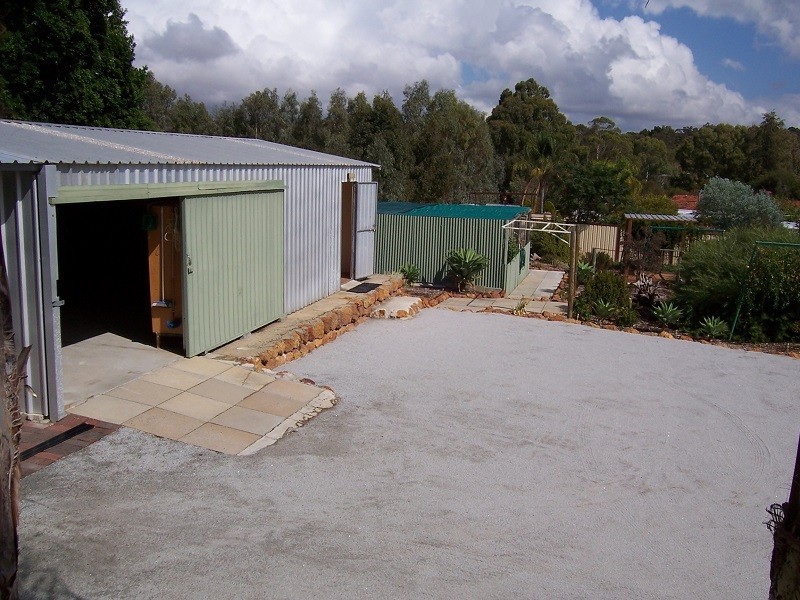 14 Berry Brow Road, Bakers Hill WA 6562