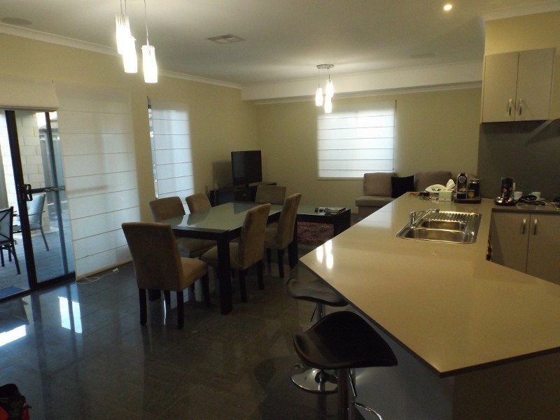 9 Athena St, Aveley WA 6069