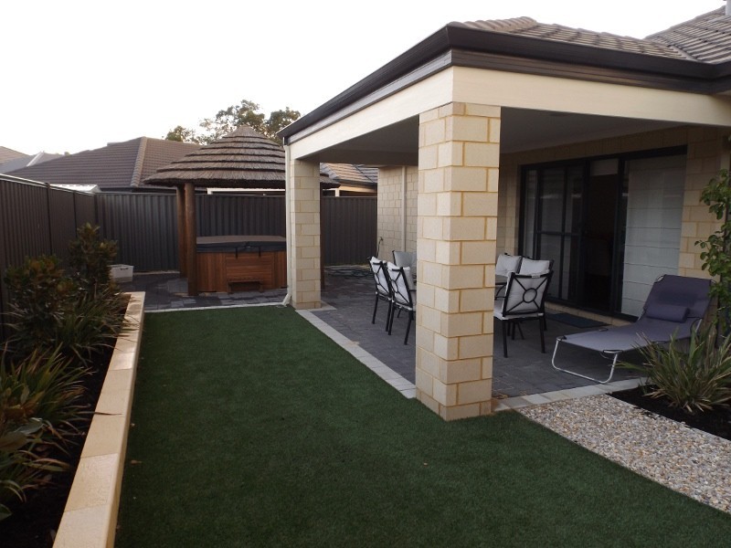 9 Athena St, Aveley WA 6069