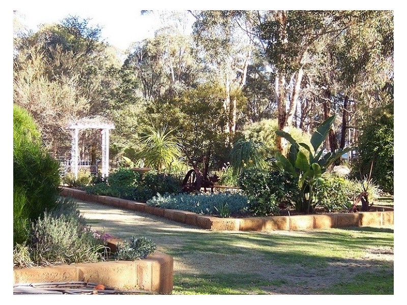 77 Accedens Rise, Bakers Hill WA 6562