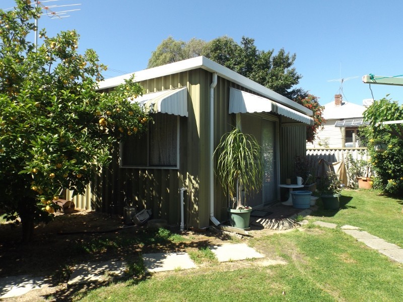 26 Gladstone Ave, Swan View WA 6056