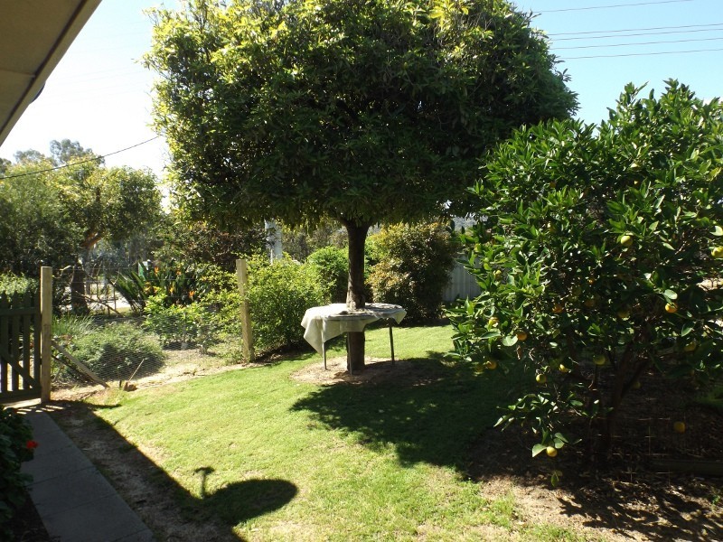 26 Gladstone Ave, Swan View WA 6056