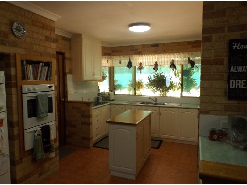 35 Richmond Rd, Gidgegannup WA 6083