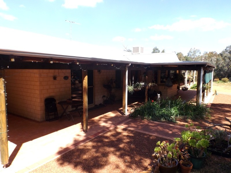 35 Richmond Rd, Gidgegannup WA 6083