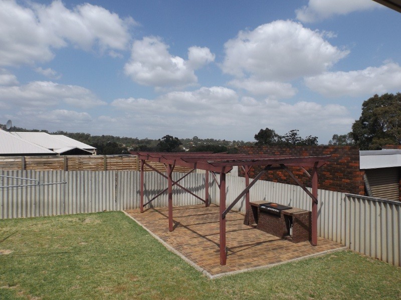 410 Morrison Rd, Swan View WA 6056