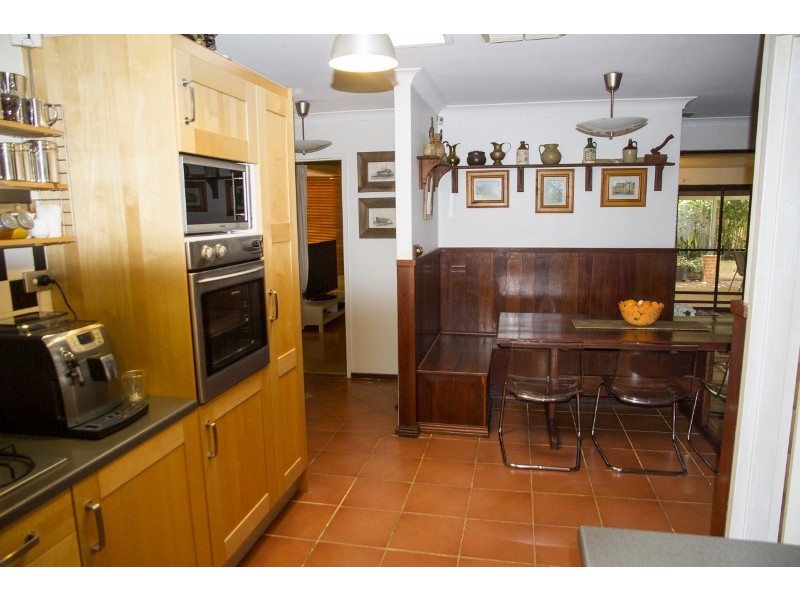 61 Blackadder Road, Swan View WA 6056