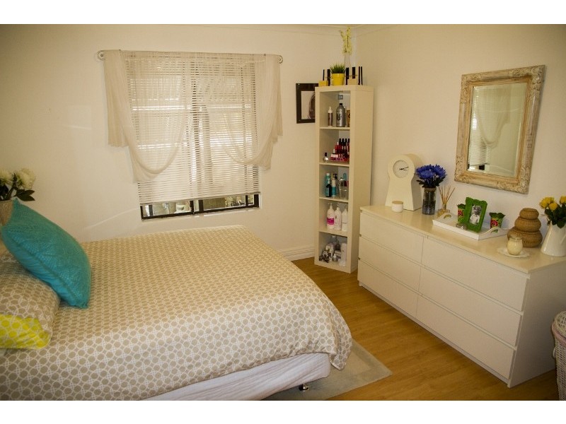 61 Blackadder Road, Swan View WA 6056