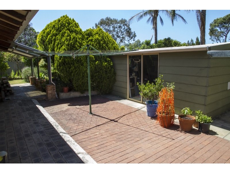 61 Blackadder Road, Swan View WA 6056