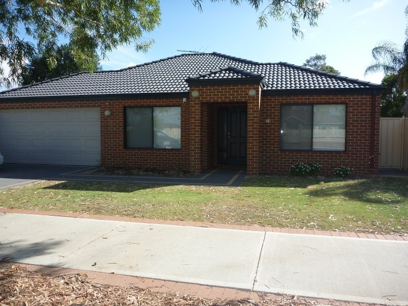 25 Wellaton St, Midvale WA 6056