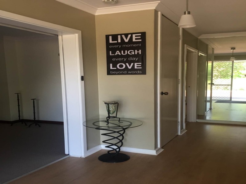 35 Bernley Drive, Viveash WA 6056