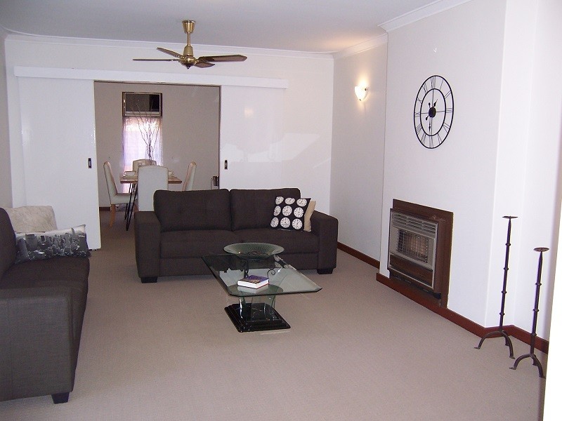 35 Bernley Drive, Viveash WA 6056