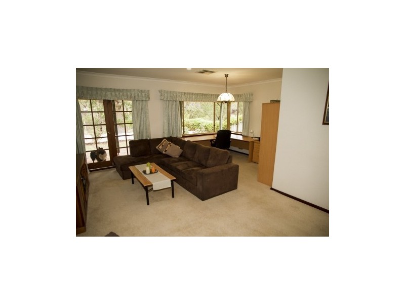 14 Preece Court, Forrestfield WA 6058