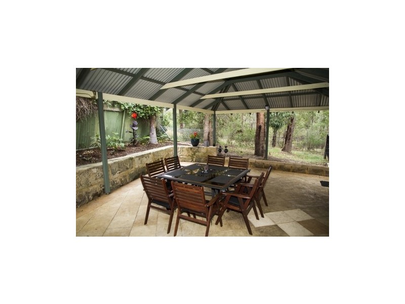 14 Preece Court, Forrestfield WA 6058