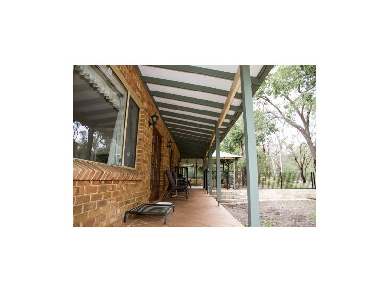 14 Preece Court, Forrestfield WA 6058