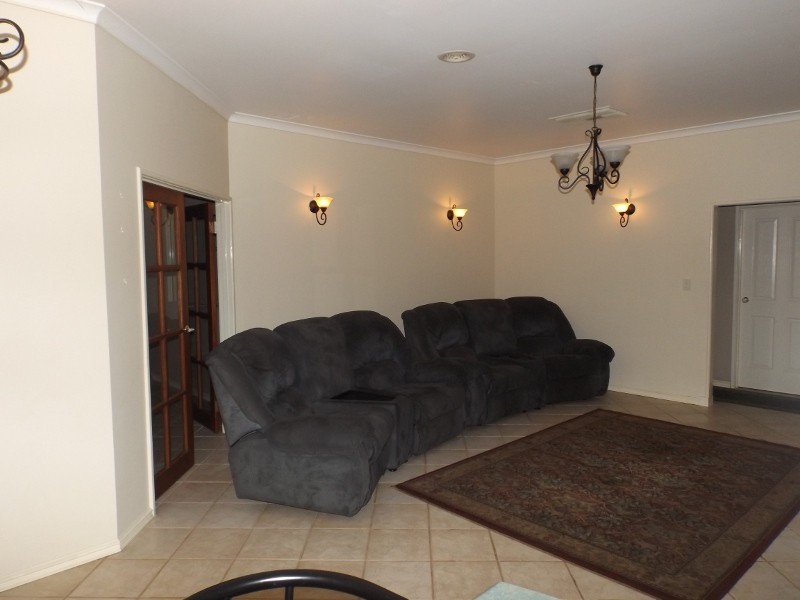 40 Greenough Crt, Jane Brook WA 6056