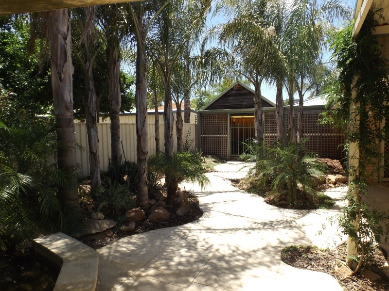 40 Greenough Crt, Jane Brook WA 6056