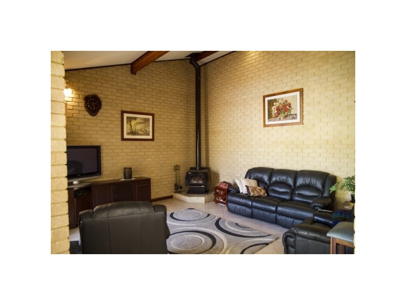 60 Gallipoli Drive, Greenmount WA 6056