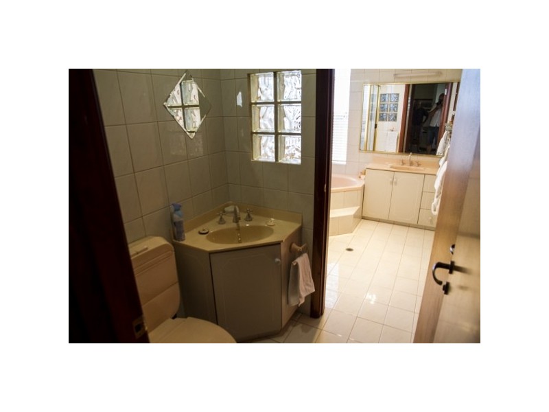 60 Gallipoli Drive, Greenmount WA 6056