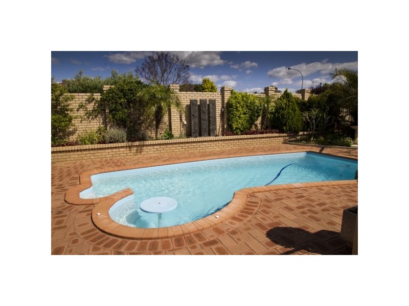 60 Gallipoli Drive, Greenmount WA 6056