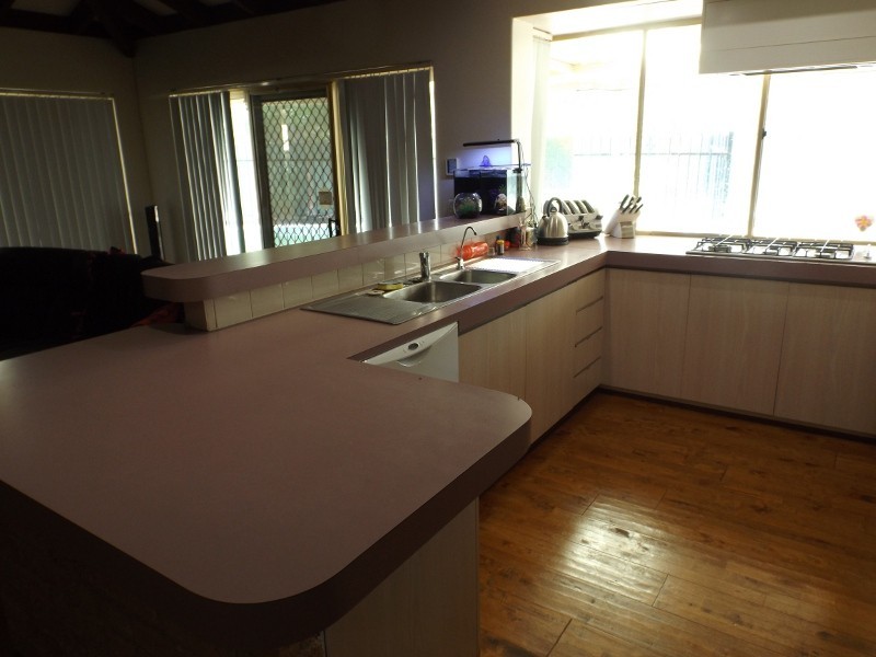 9 Domain Crt, Greenmount WA 6056