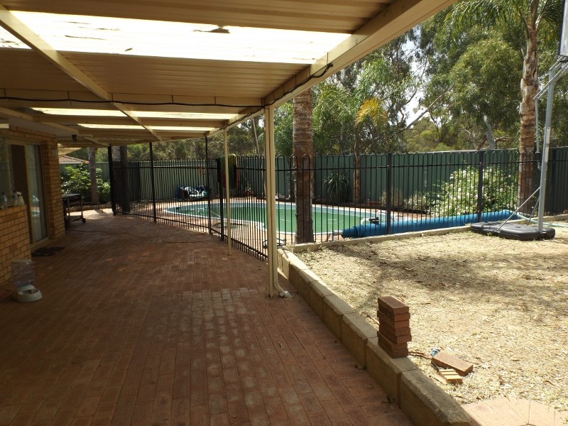 9 Domain Crt, Greenmount WA 6056