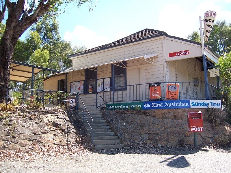 50 Lockyer Rd, Clackline WA 6564