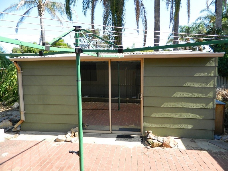 61 Blackadder Road, Swan View WA 6056