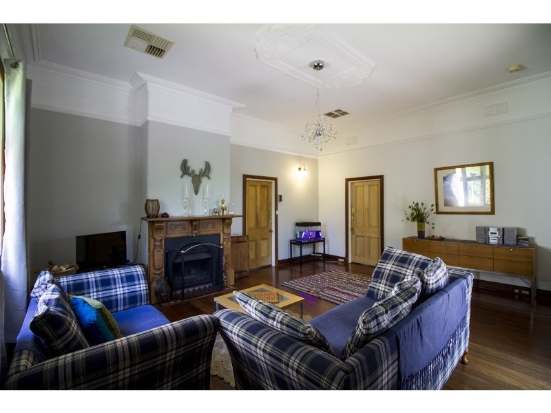 21 Wooloomooloo Road, Greenmount WA 6056