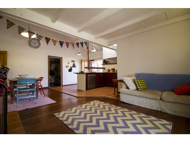 21 Wooloomooloo Road, Greenmount WA 6056