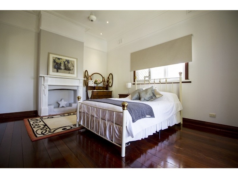 21 Wooloomooloo Road, Greenmount WA 6056