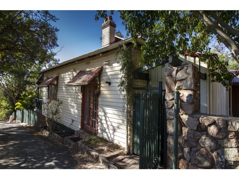 21 Wooloomooloo Road, Greenmount WA 6056
