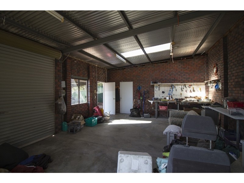 21 Wooloomooloo Road, Greenmount WA 6056