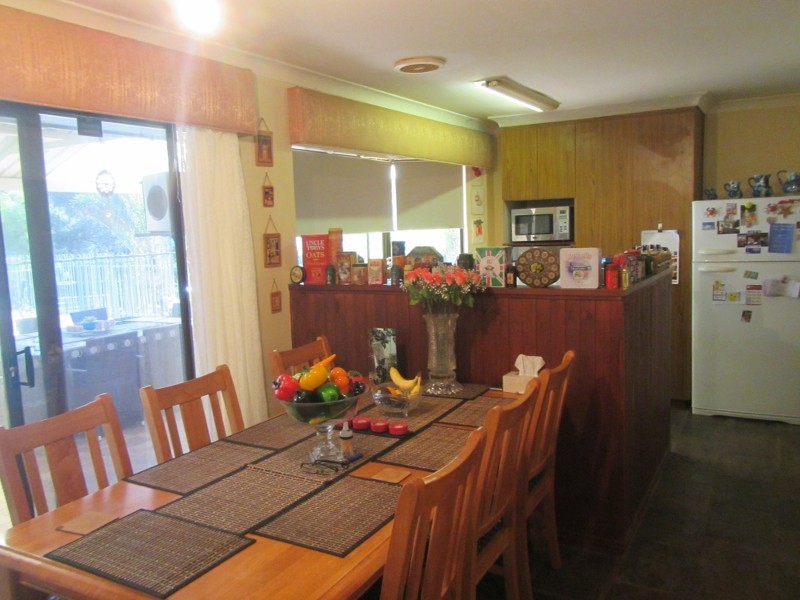 11 Dargin St, Mount Helena WA 6082