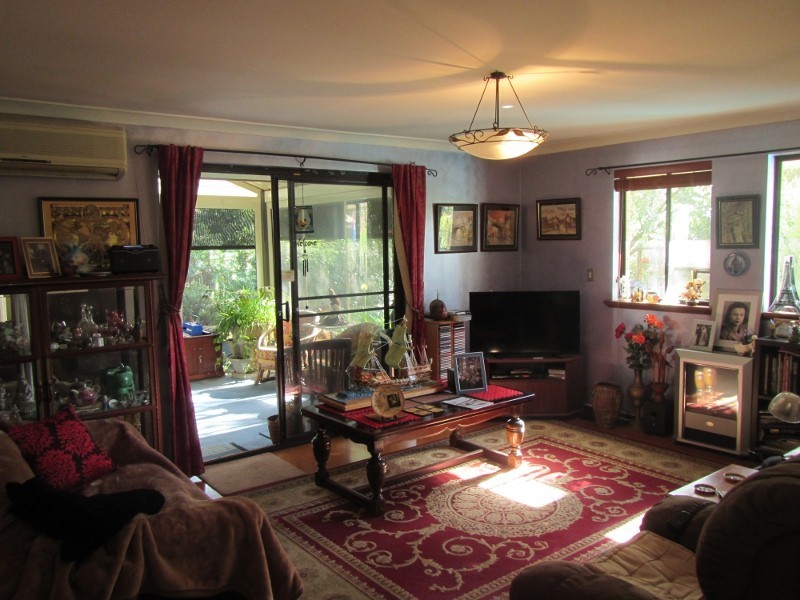 11 Dargin St, Mount Helena WA 6082