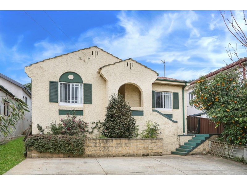 214 Gladstone Avenue, Mount Saint Thomas NSW 2500