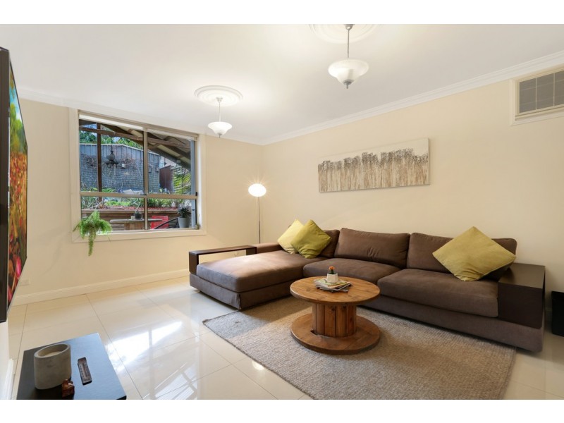 214 Gladstone Avenue, Mount Saint Thomas NSW 2500