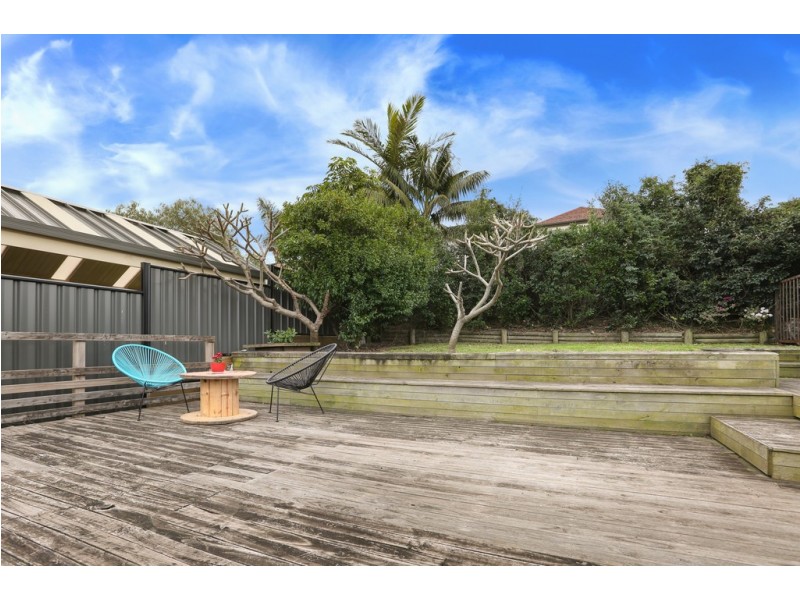 214 Gladstone Avenue, Mount Saint Thomas NSW 2500