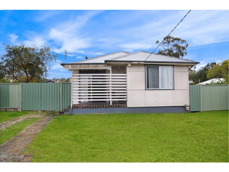 20 Blackman Parade, Unanderra NSW 2526