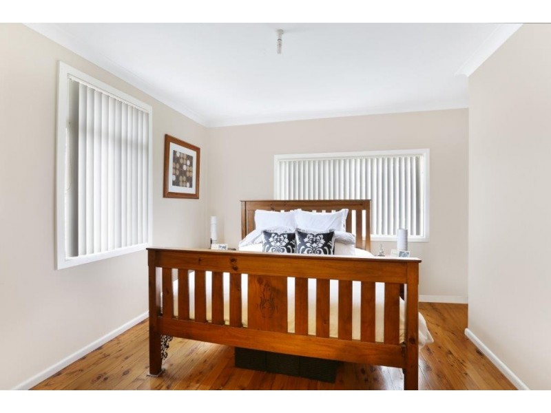 20 Blackman Parade, Unanderra NSW 2526