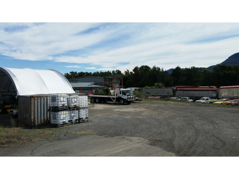 26 Waverley Drive, Unanderra NSW 2526